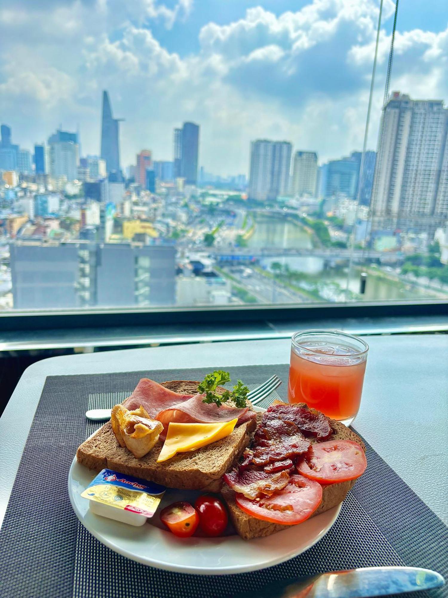 Huazhu Hotel โฮจิมินห์ซิตี้ ภายนอก รูปภาพ
