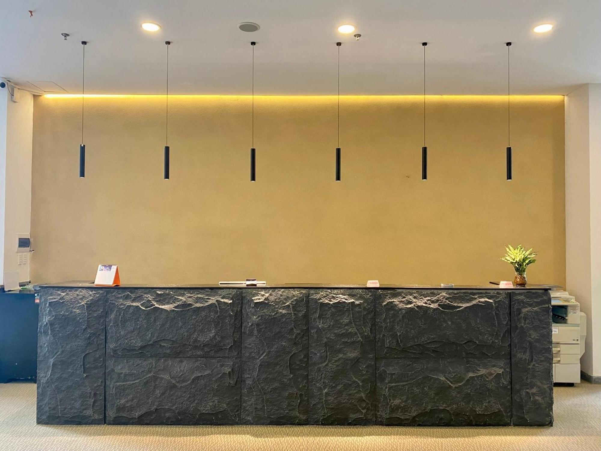 Huazhu Hotel โฮจิมินห์ซิตี้ ภายนอก รูปภาพ