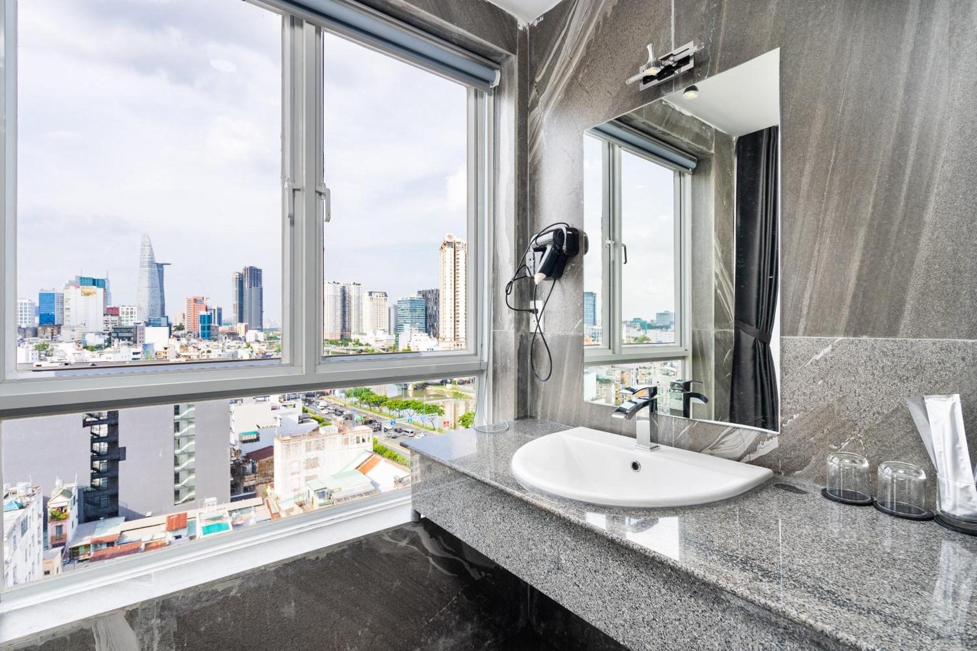 Huazhu Hotel โฮจิมินห์ซิตี้ ภายนอก รูปภาพ